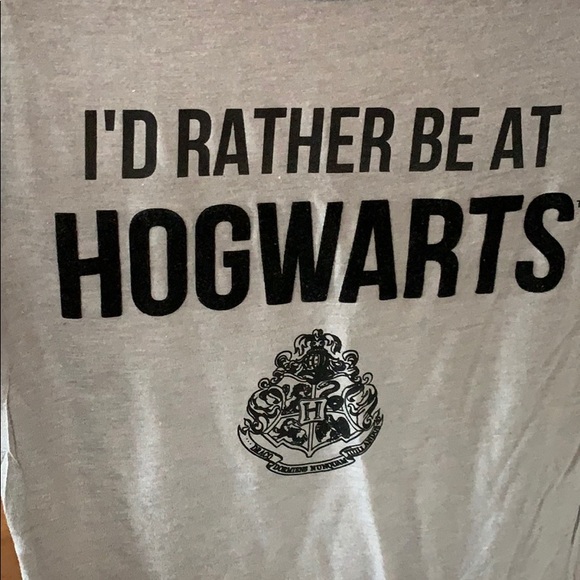 Hogwarts Shirt ⚡️ - Picture 3 of 3